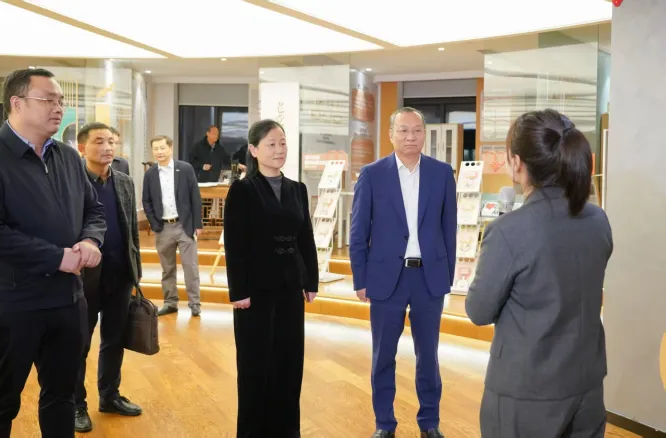 区委书记桑延慧率队赴宁波鄞州开展招商及考察