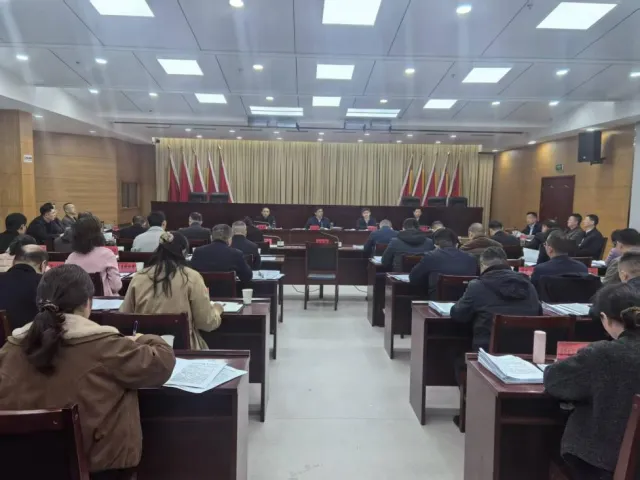 王志主持召开蚌山区第三次党政联席会议